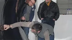 塔器设备客户来我司检验涂层